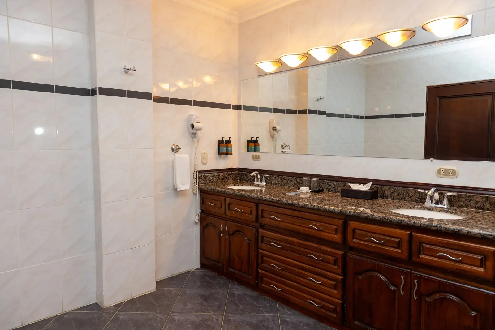 Family Suite, photo 13 of 54