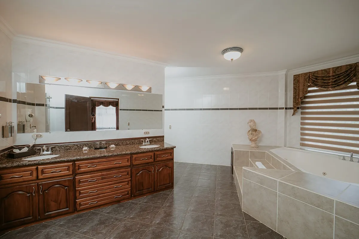 Family Suite, photo 38 of 54