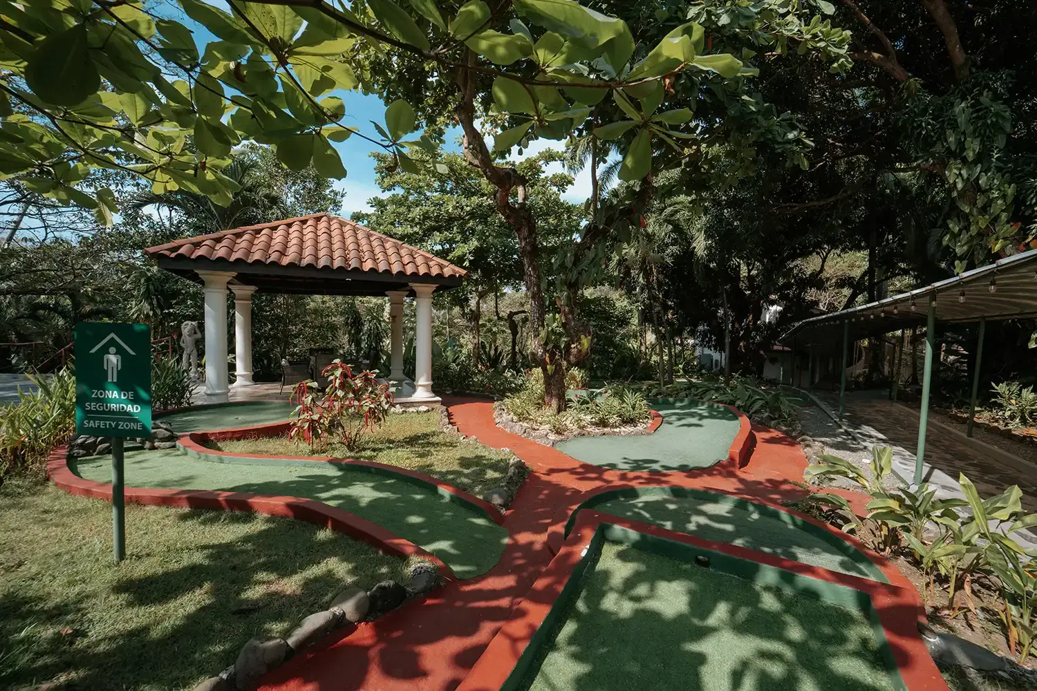 jardín tropical en Parador Nature Resort, Manuel Antonio
