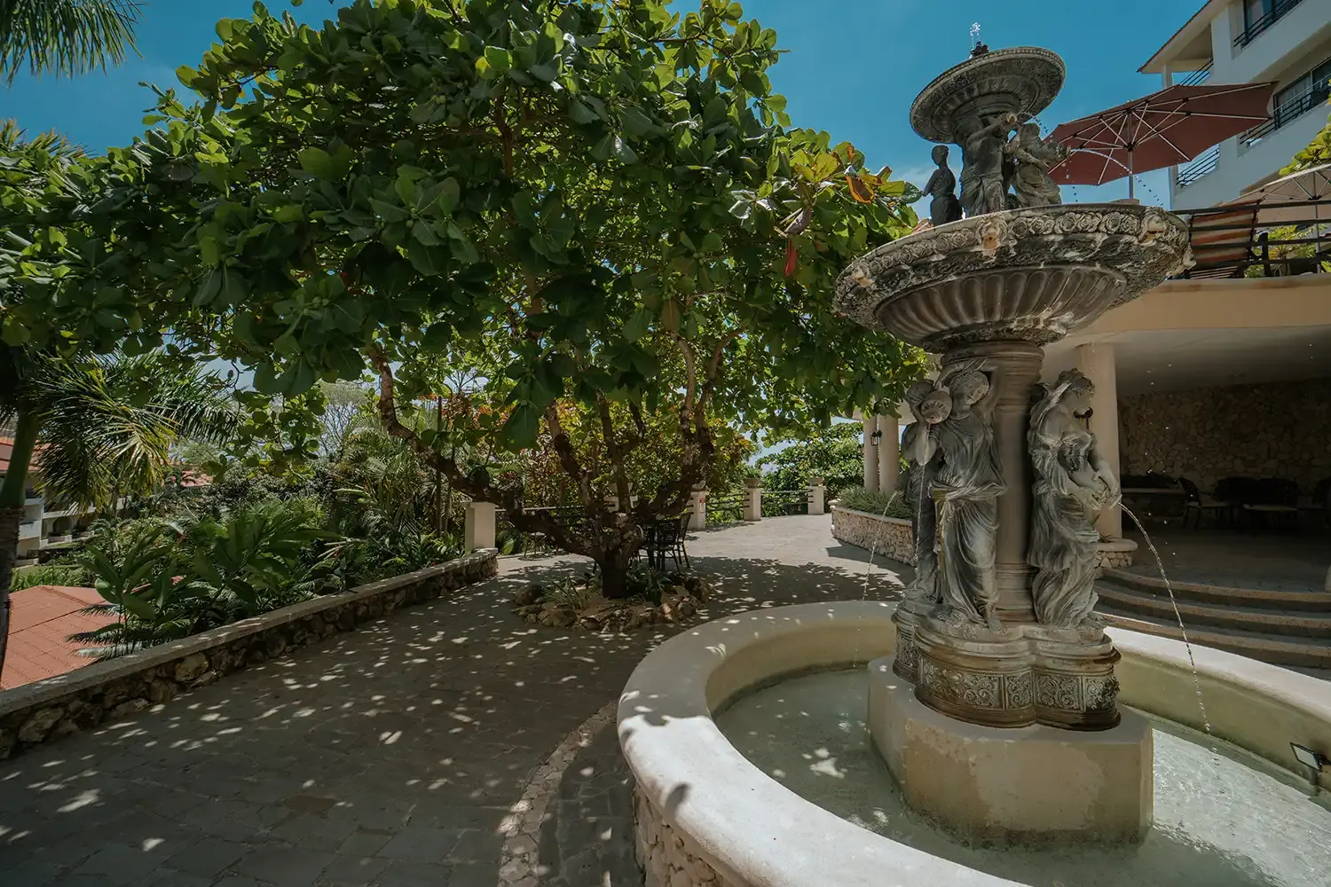 jardín tropical en Parador Nature Resort, Manuel Antonio