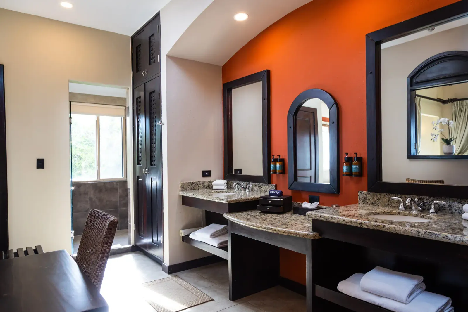 Vista Master Suite, photo 12 of 36
